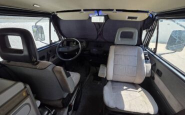 Volkswagen-vanagon-westfalia-1987-grey-12
