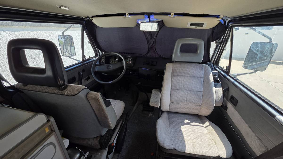 Volkswagen-vanagon-westfalia-1987-grey-12