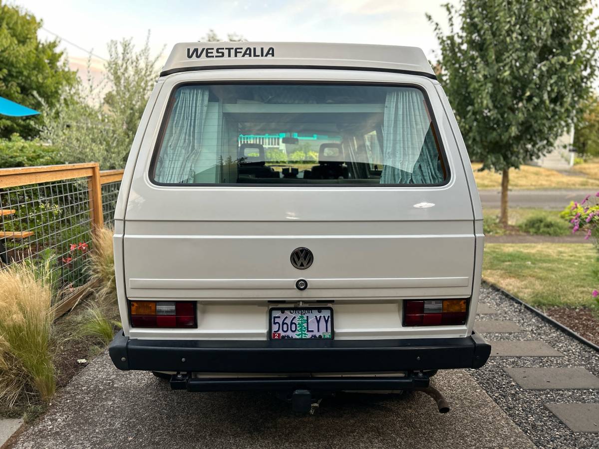 Volkswagen-vanagon-westfalia-1987-white-1