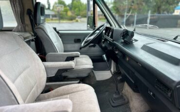 Volkswagen-vanagon-westfalia-1987-white-11