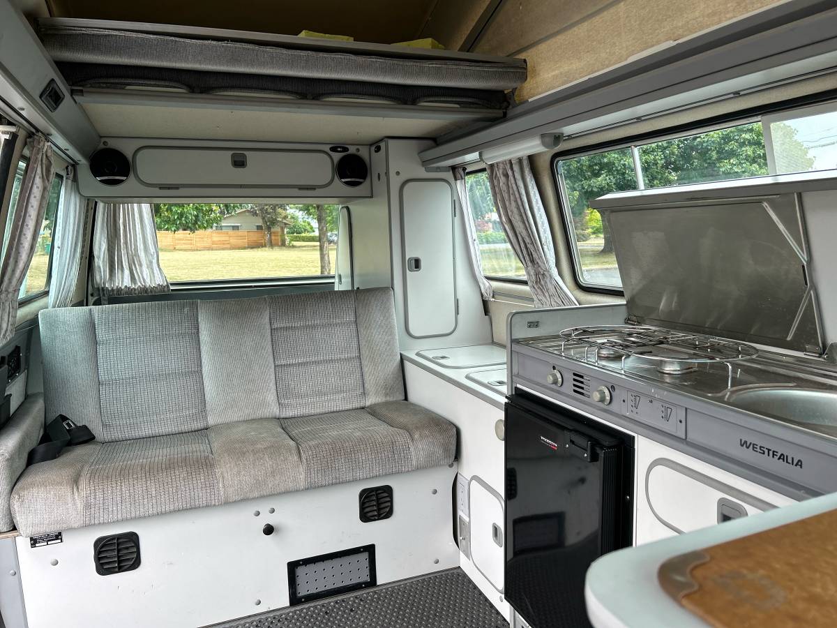 Volkswagen-vanagon-westfalia-1987-white-15