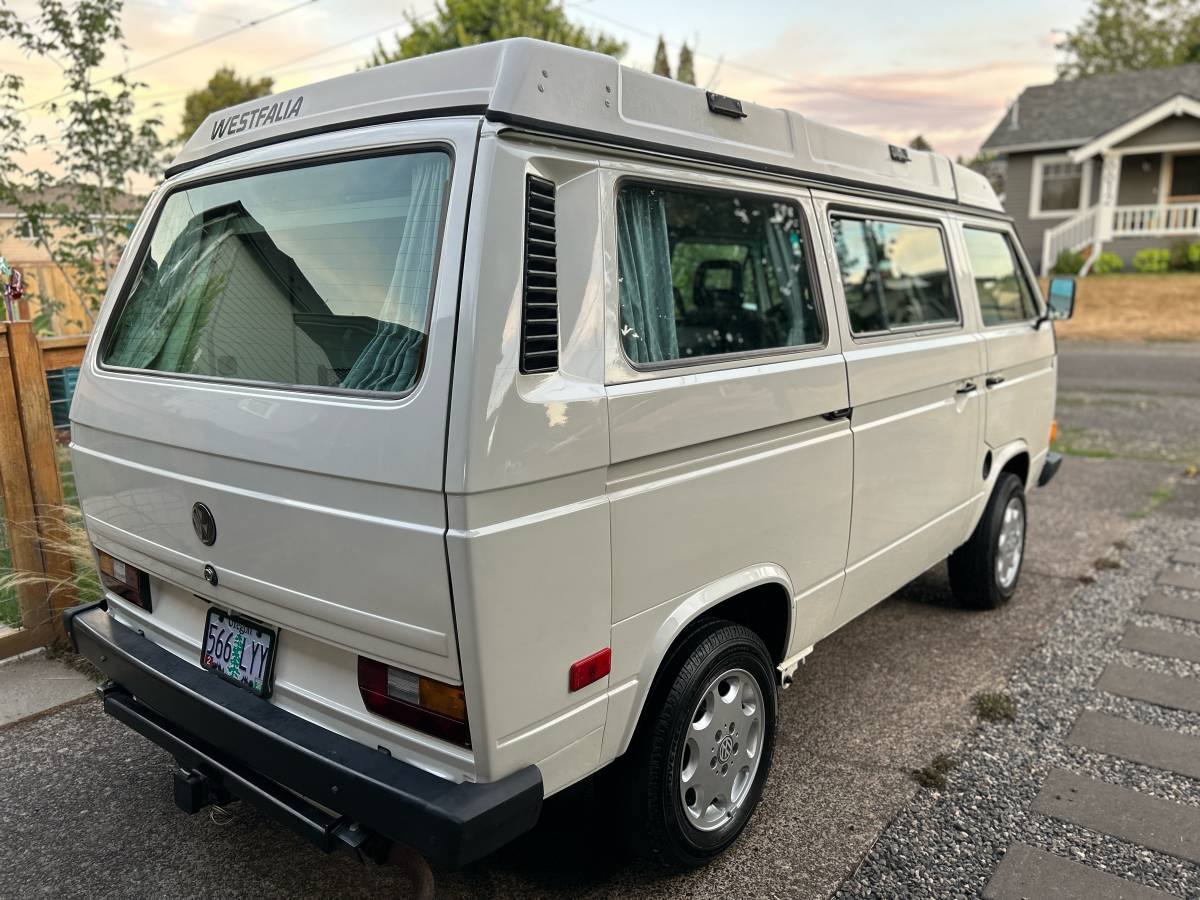 Volkswagen-vanagon-westfalia-1987-white-4