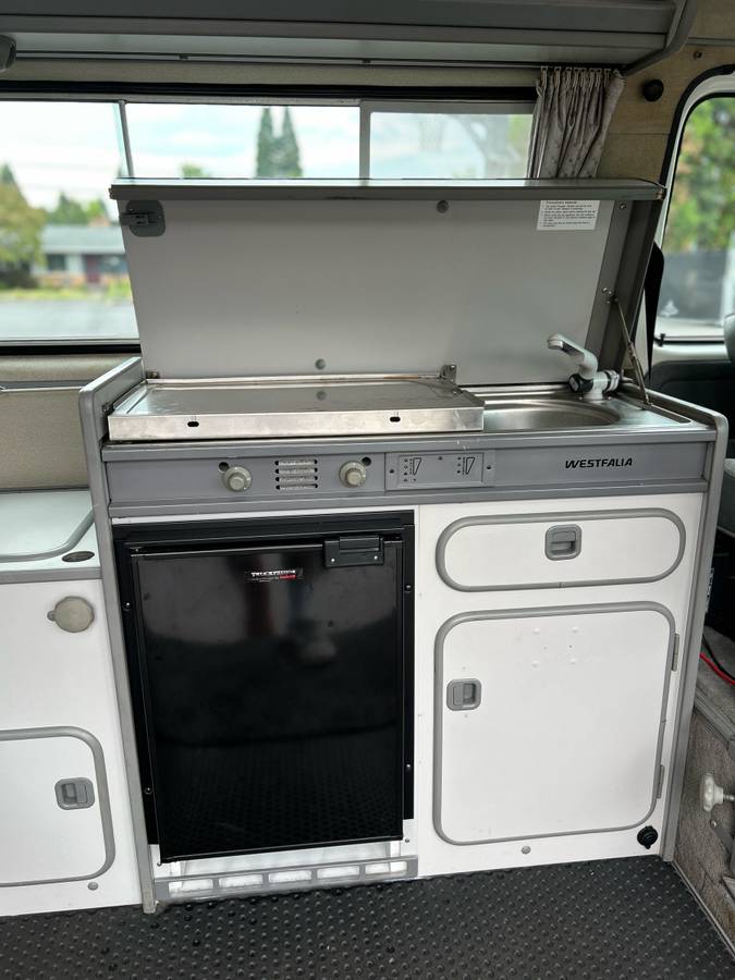 Volkswagen-vanagon-westfalia-1987-white-6