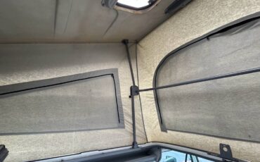 Volkswagen-vanagon-westfalia-1987-white-8