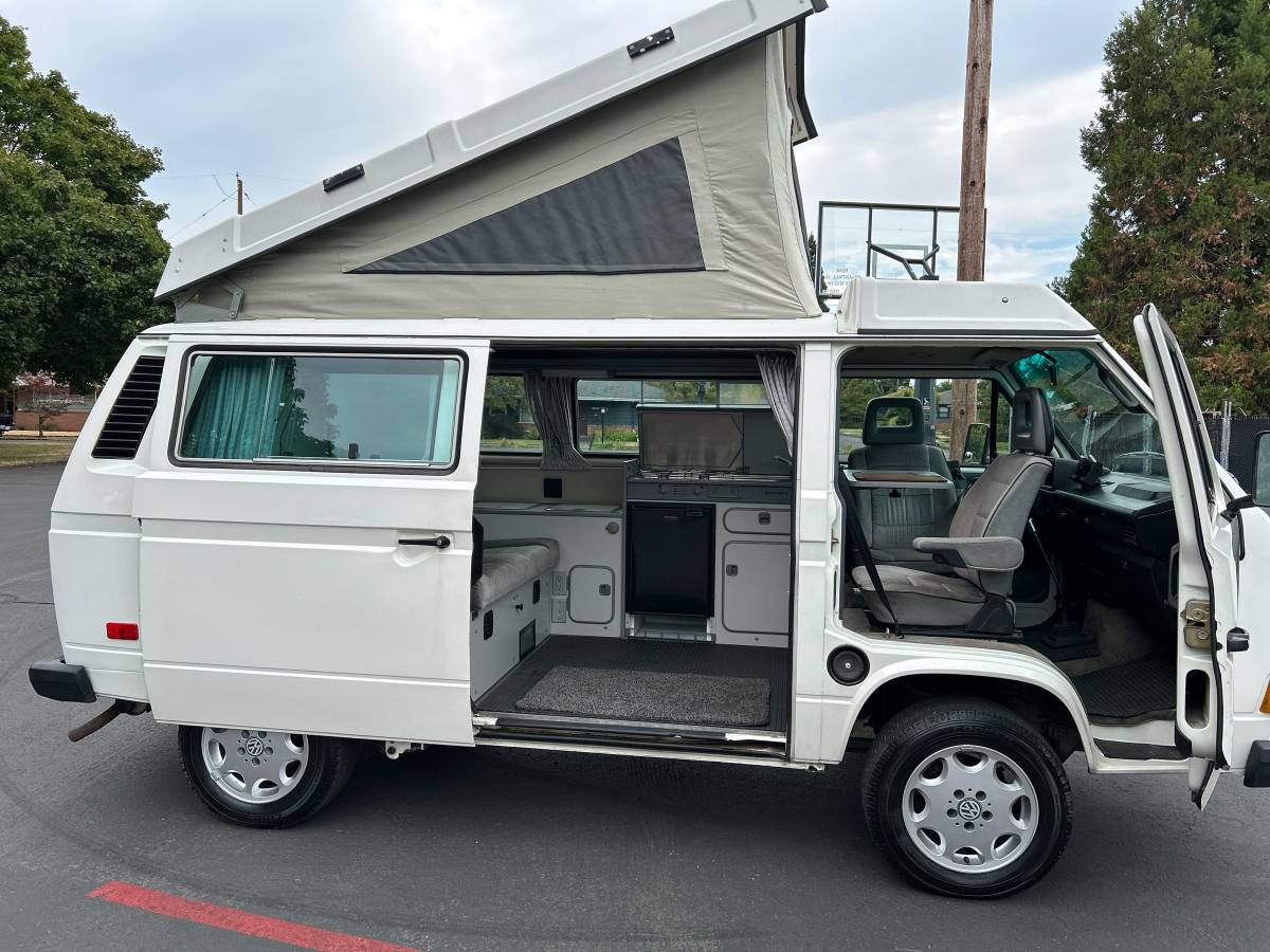Volkswagen-vanagon-westfalia-1987-white-9