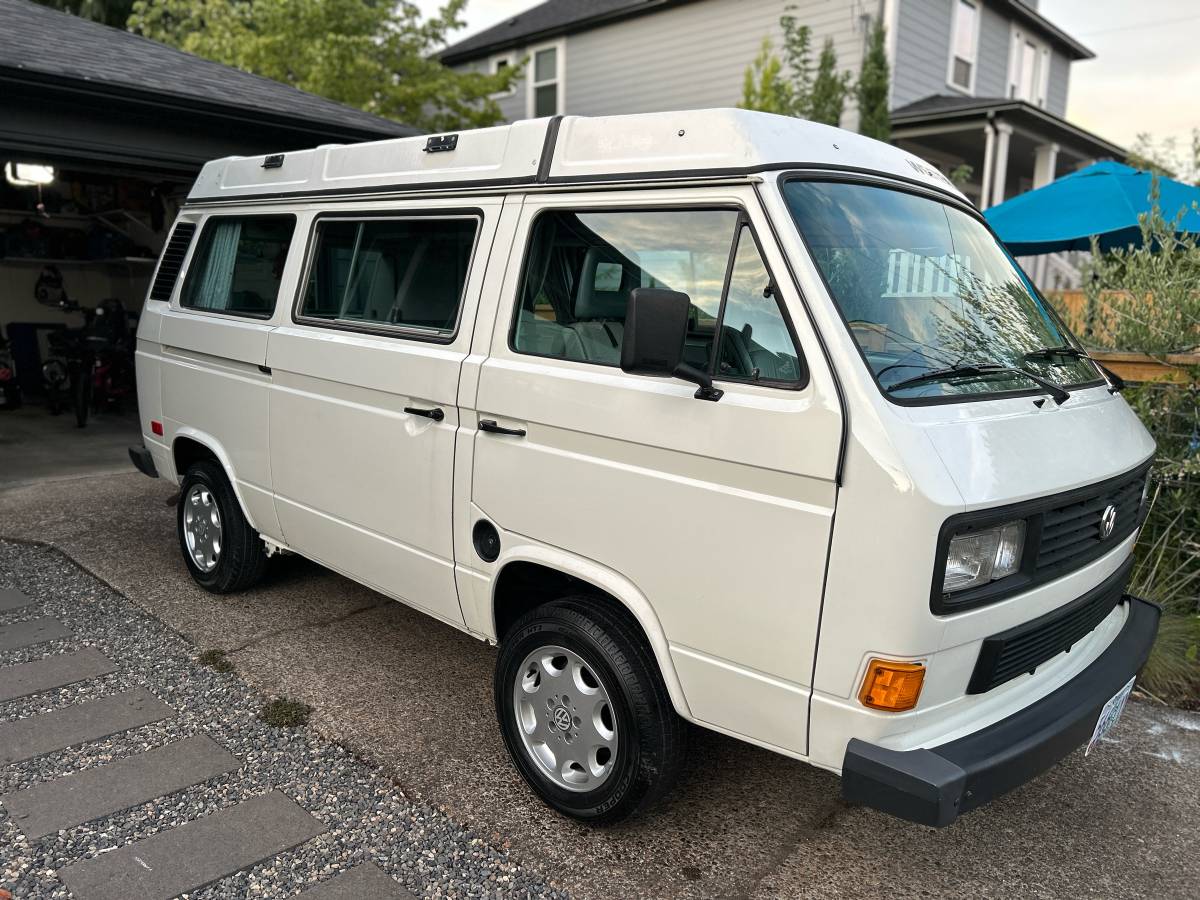 Volkswagen-vanagon-westfalia-1987-white