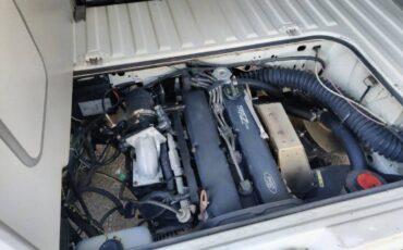 Volkswagen-vanagon-westfalia-1988-white-11