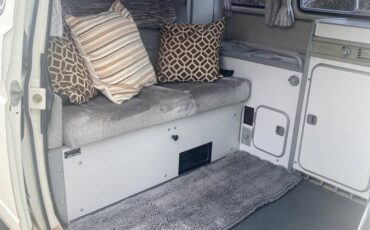 Volkswagen-vanagon-westfalia-1988-white-3