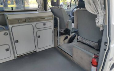 Volkswagen-vanagon-westfalia-1988-white-6