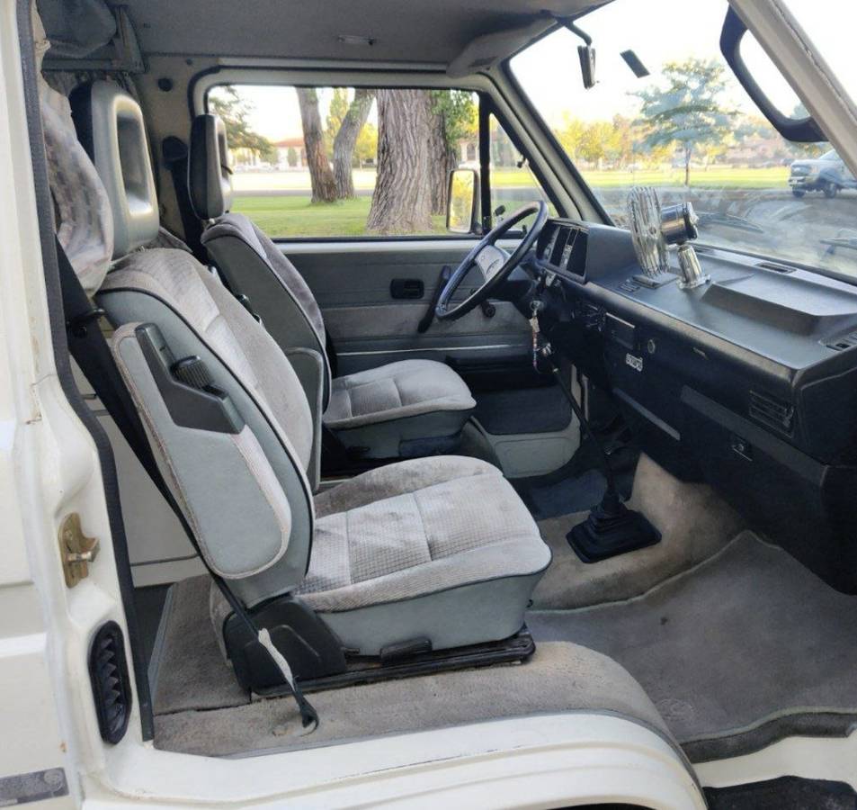 Volkswagen-vanagon-westfalia-1988-white-8