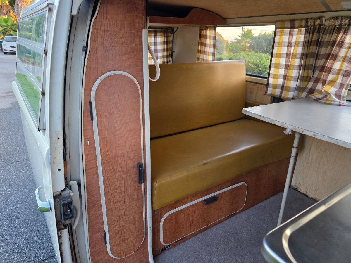 Volkswagen-vanagon-westfalia-diesel-1971-9
