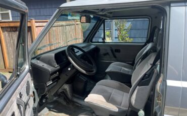 Volkswagen-vanagon-wolfsburg-1988-silver-2