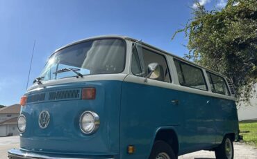 Volkswagen-vw-transporter-bus-t2-bay-window-1977-blue-1
