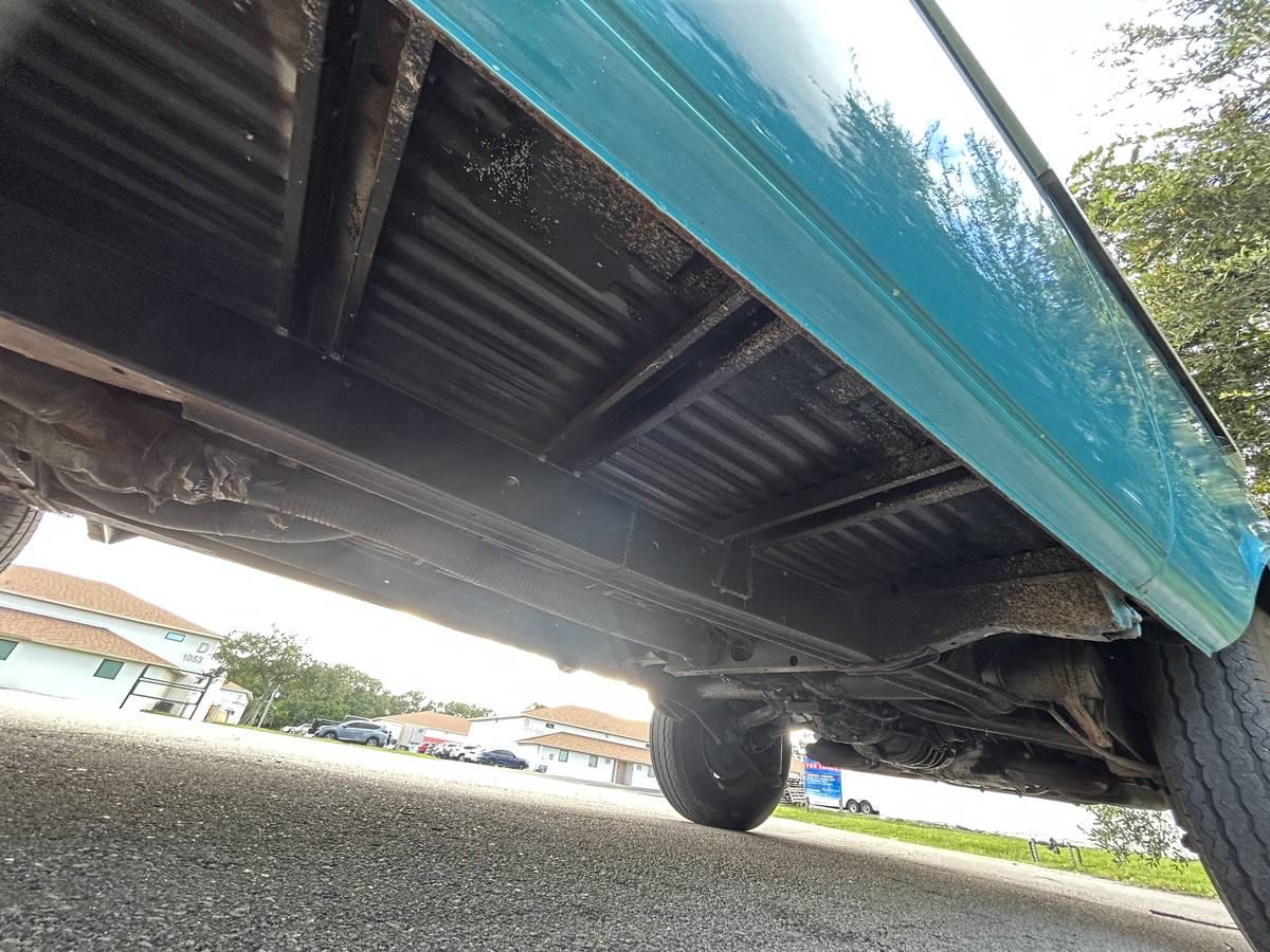 Volkswagen-vw-transporter-bus-t2-bay-window-1977-blue-21