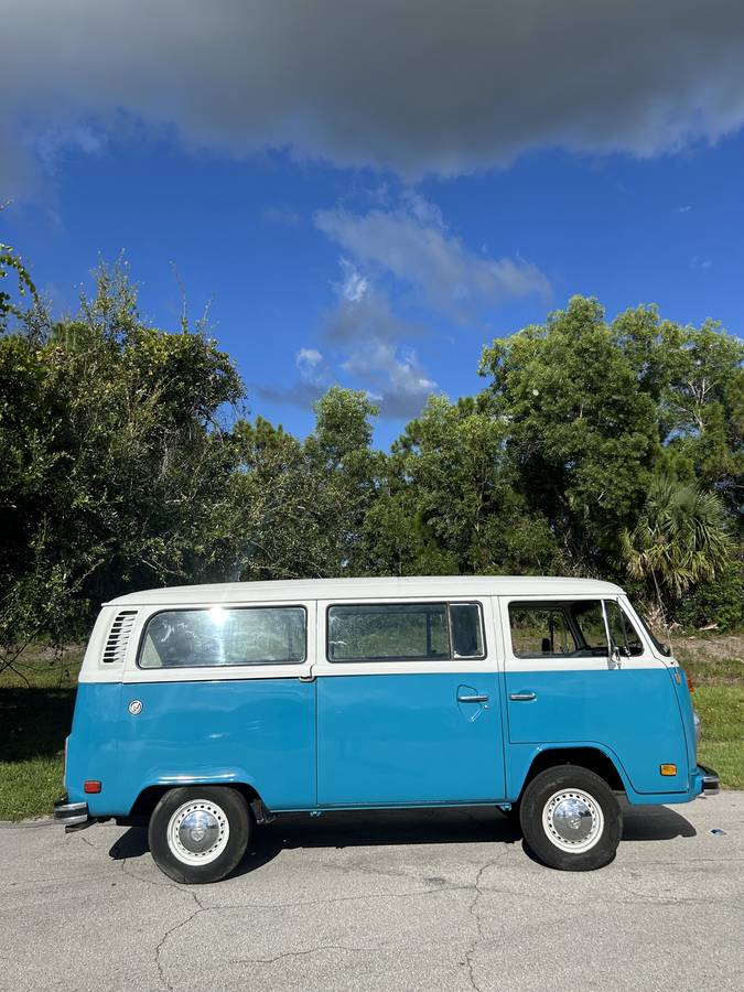 Volkswagen-vw-transporter-bus-t2-bay-window-1977-blue-22