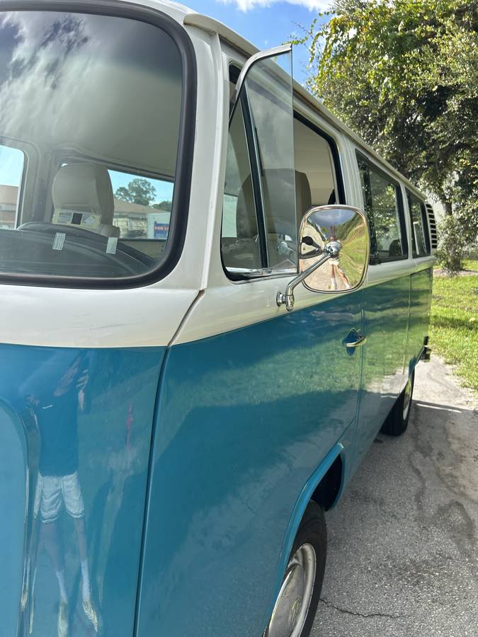 Volkswagen-vw-transporter-bus-t2-bay-window-1977-blue-9