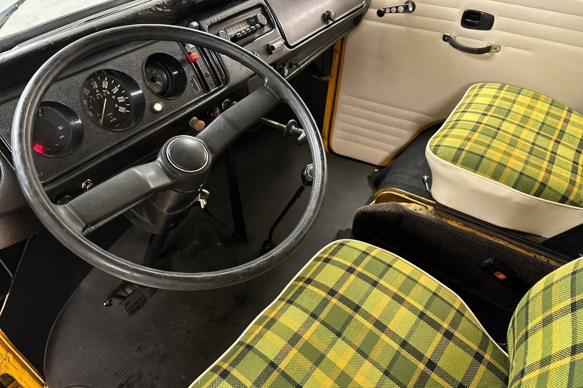 Volkswagen-westfalia-1976-9