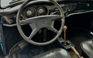 Volkswaggen-Karmann-Ghia-1973-1