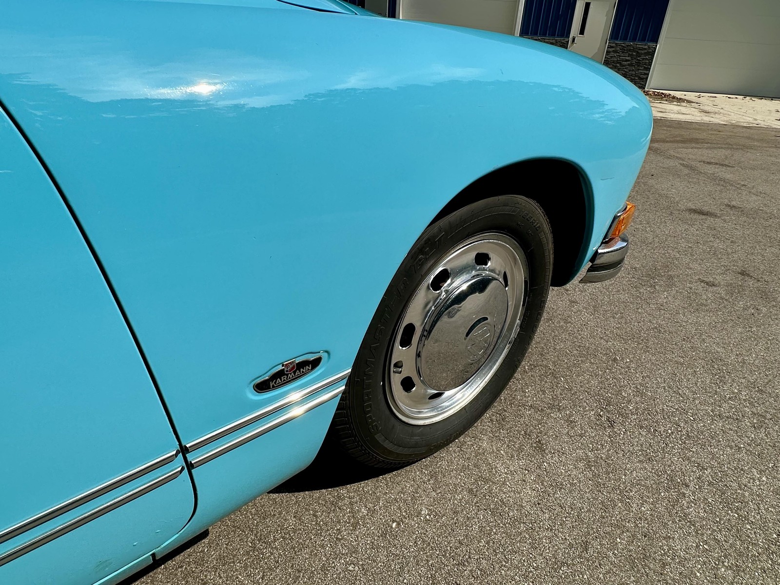 Volkswaggen-Karmann-Ghia-1973-14