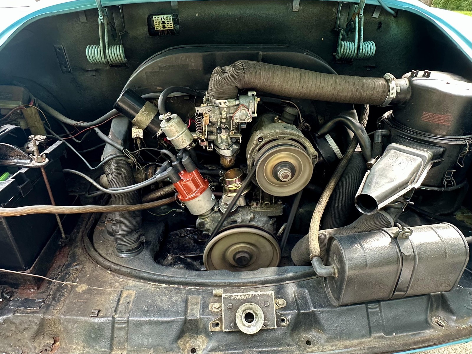 Volkswaggen-Karmann-Ghia-1973-2