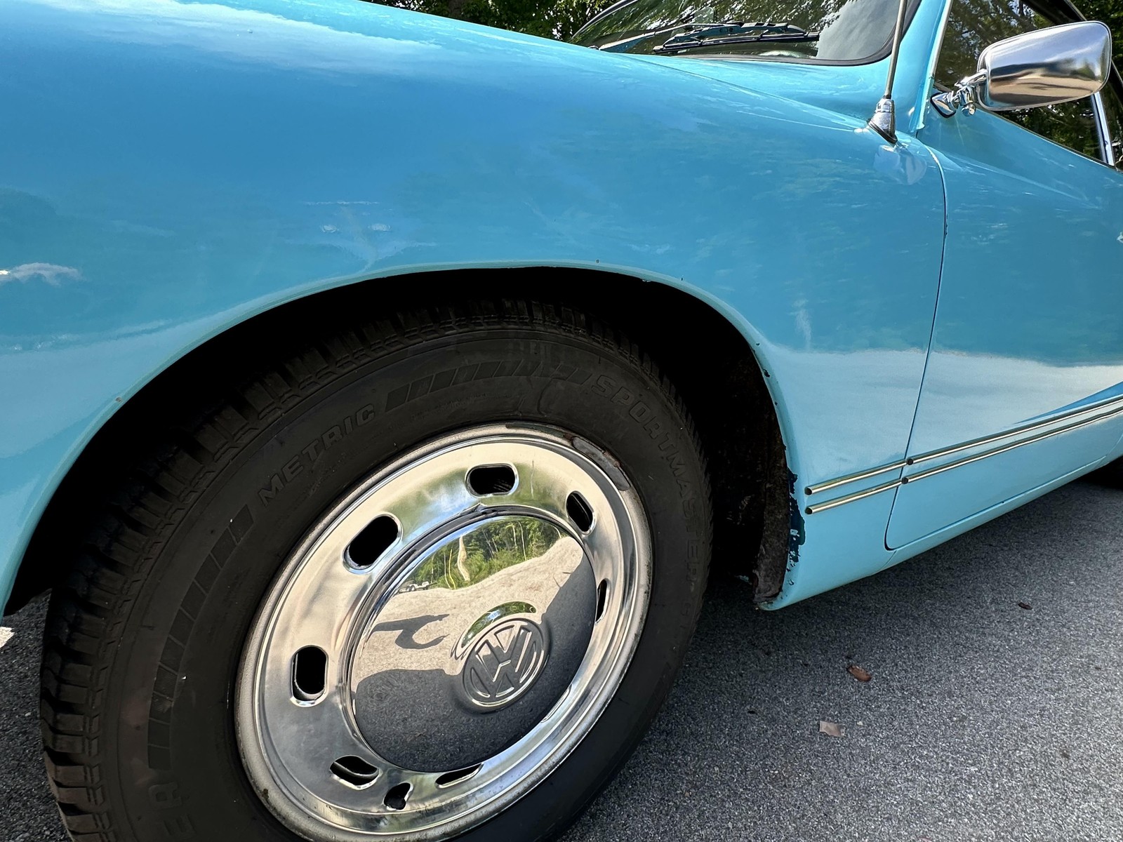 Volkswaggen-Karmann-Ghia-1973-21