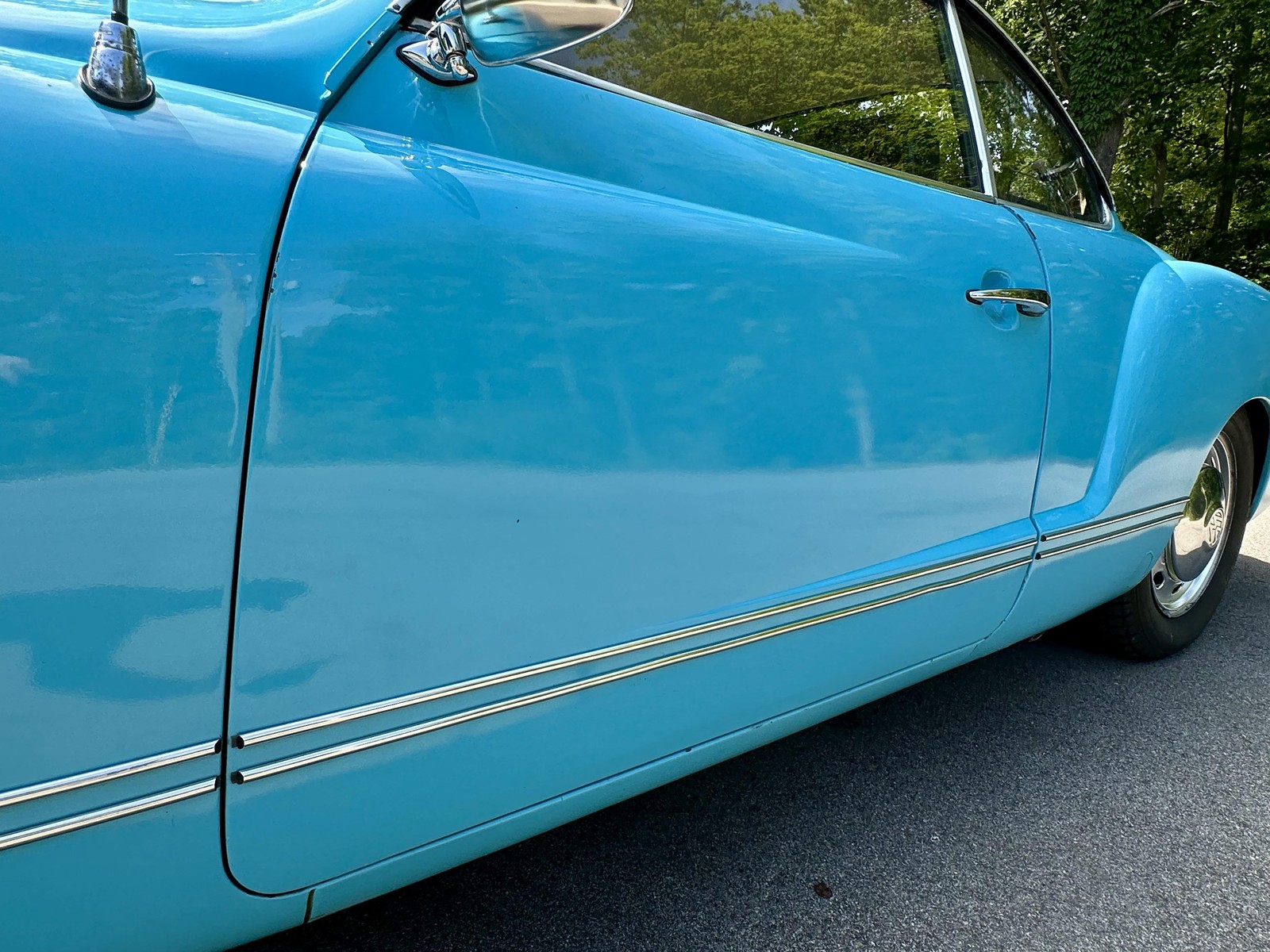 Volkswaggen-Karmann-Ghia-1973-23