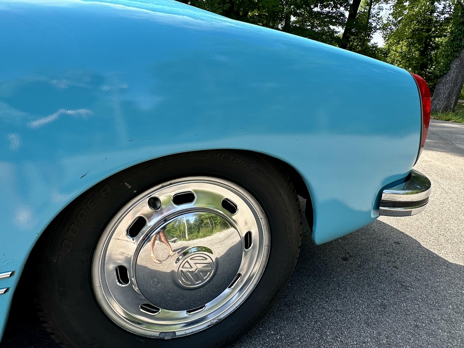 Volkswaggen-Karmann-Ghia-1973-26