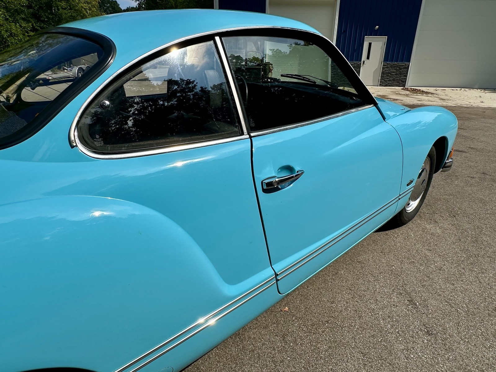 Volkswaggen-Karmann-Ghia-1973-32