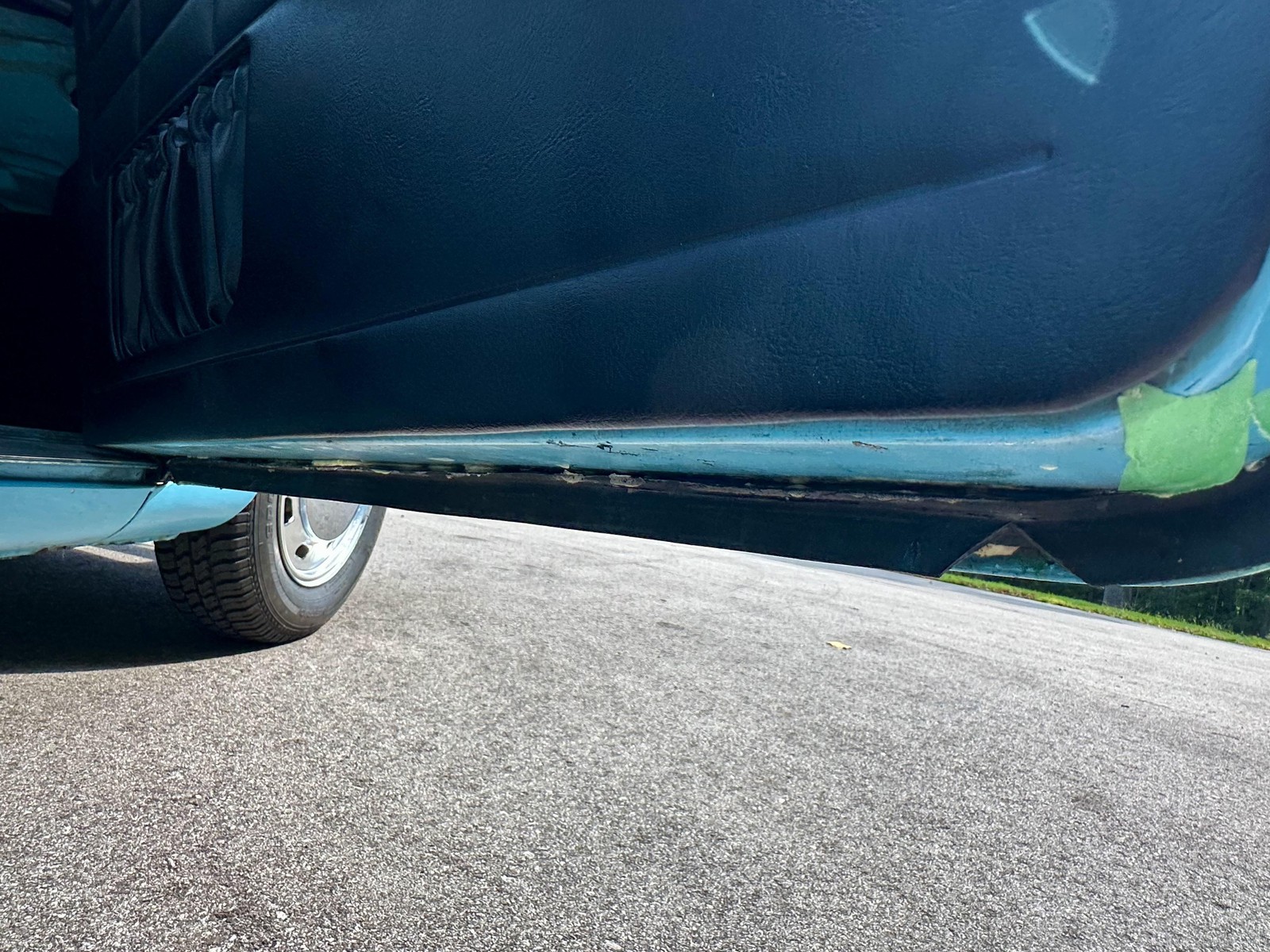 Volkswaggen-Karmann-Ghia-1973-35