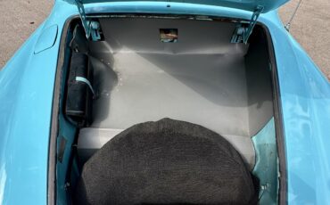 Volkswaggen-Karmann-Ghia-1973-4