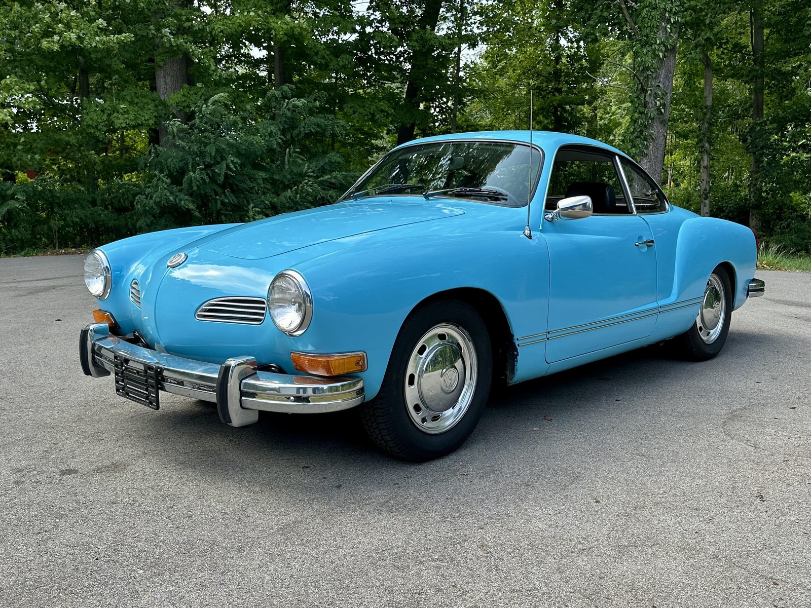 Volkswaggen-Karmann-Ghia-1973-9
