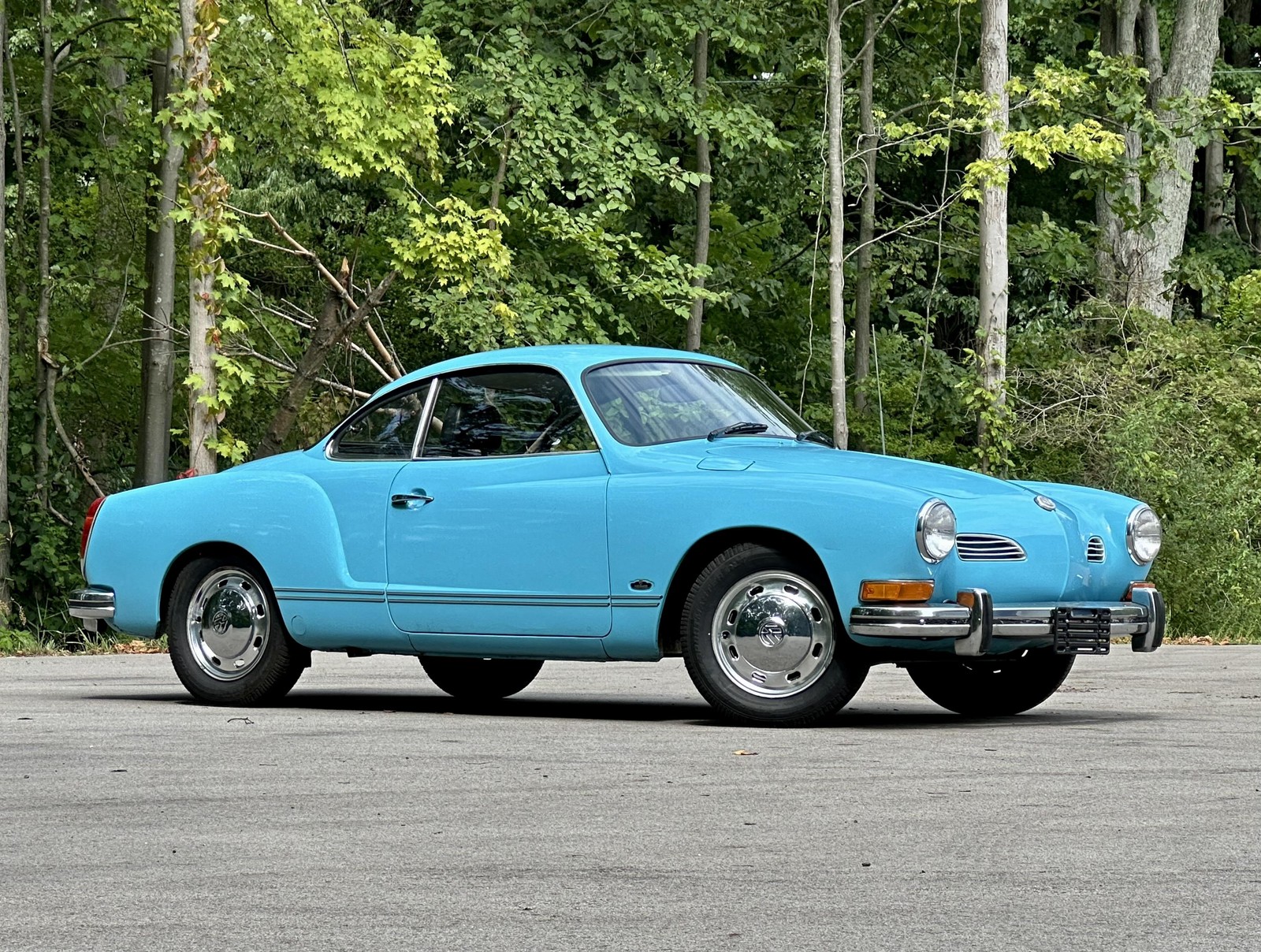 Volkswaggen-Karmann-Ghia-1973
