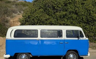 Volkswagon-1968-blue-1