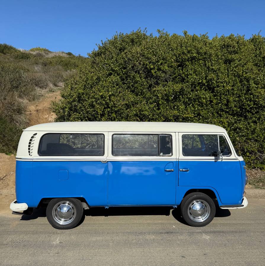 Volkswagon-1968-blue-1