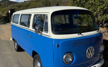 Volkswagon-1968-blue-3