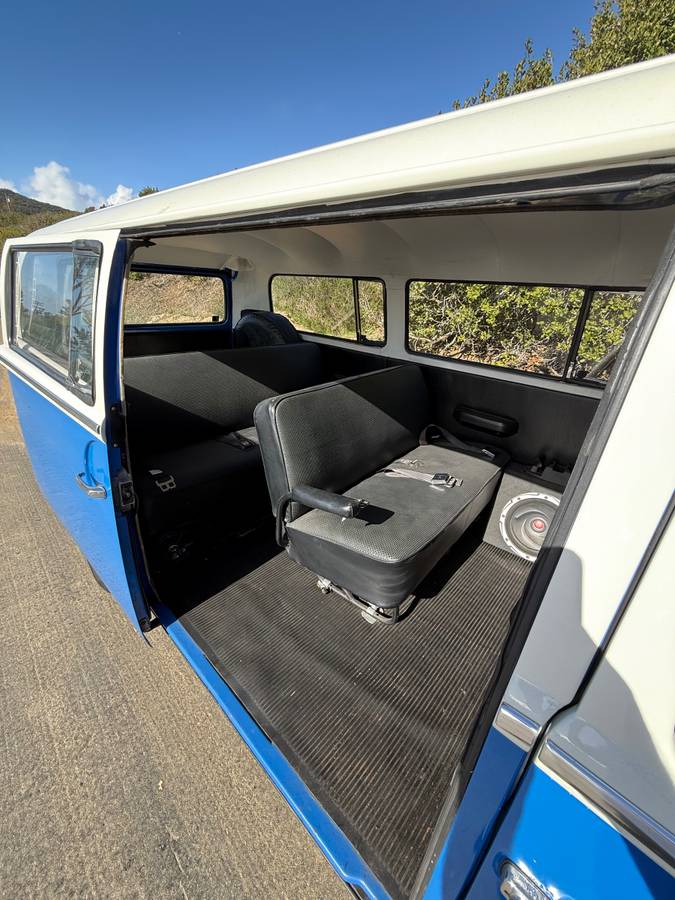 Volkswagon-1968-blue-5