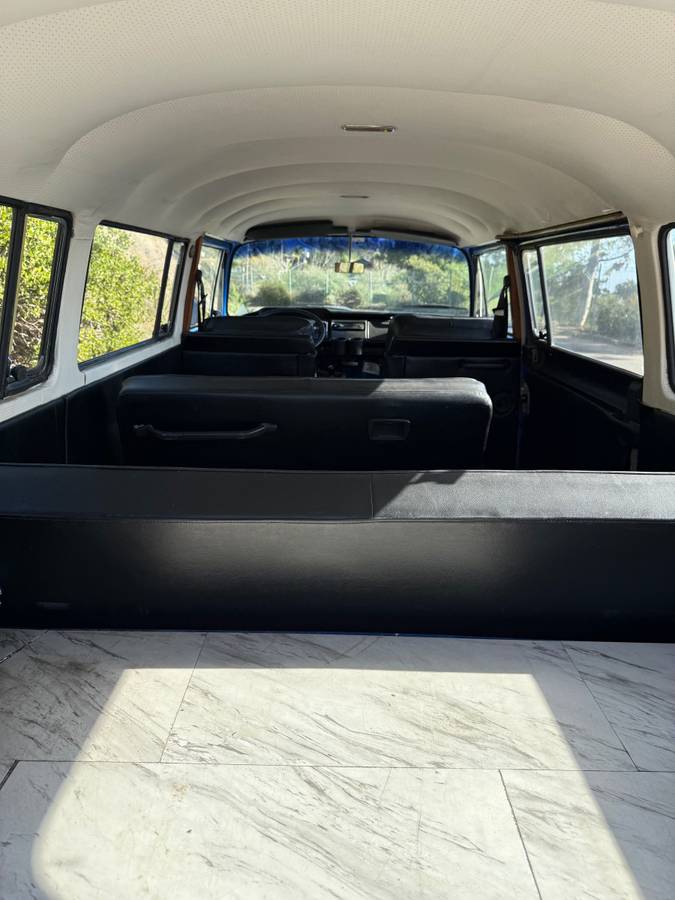 Volkswagon-1968-blue-6