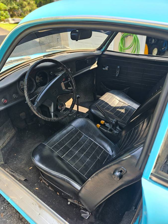 Volkswagon-karmann-ghia-1974-blue-5