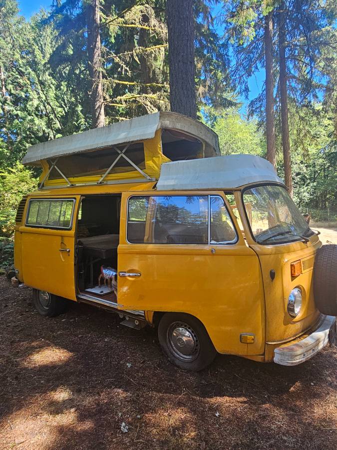 Volkswagon-type-2-kombi-van-1977-yellow-1