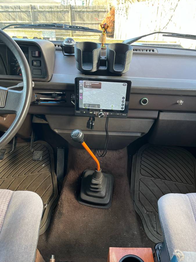 Volkwagen-1984-yellow-13