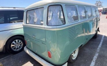 Volkwagen-bus-type-2-1970-green-10