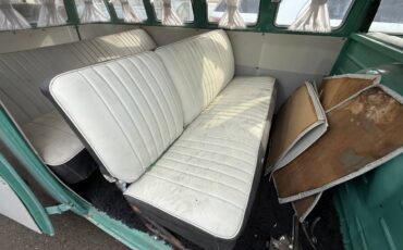 Volkwagen-bus-type-2-1970-green-22
