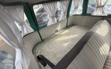 Volkwagen-bus-type-2-1970-green-3