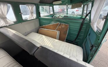 Volkwagen-bus-type-2-1970-green-4
