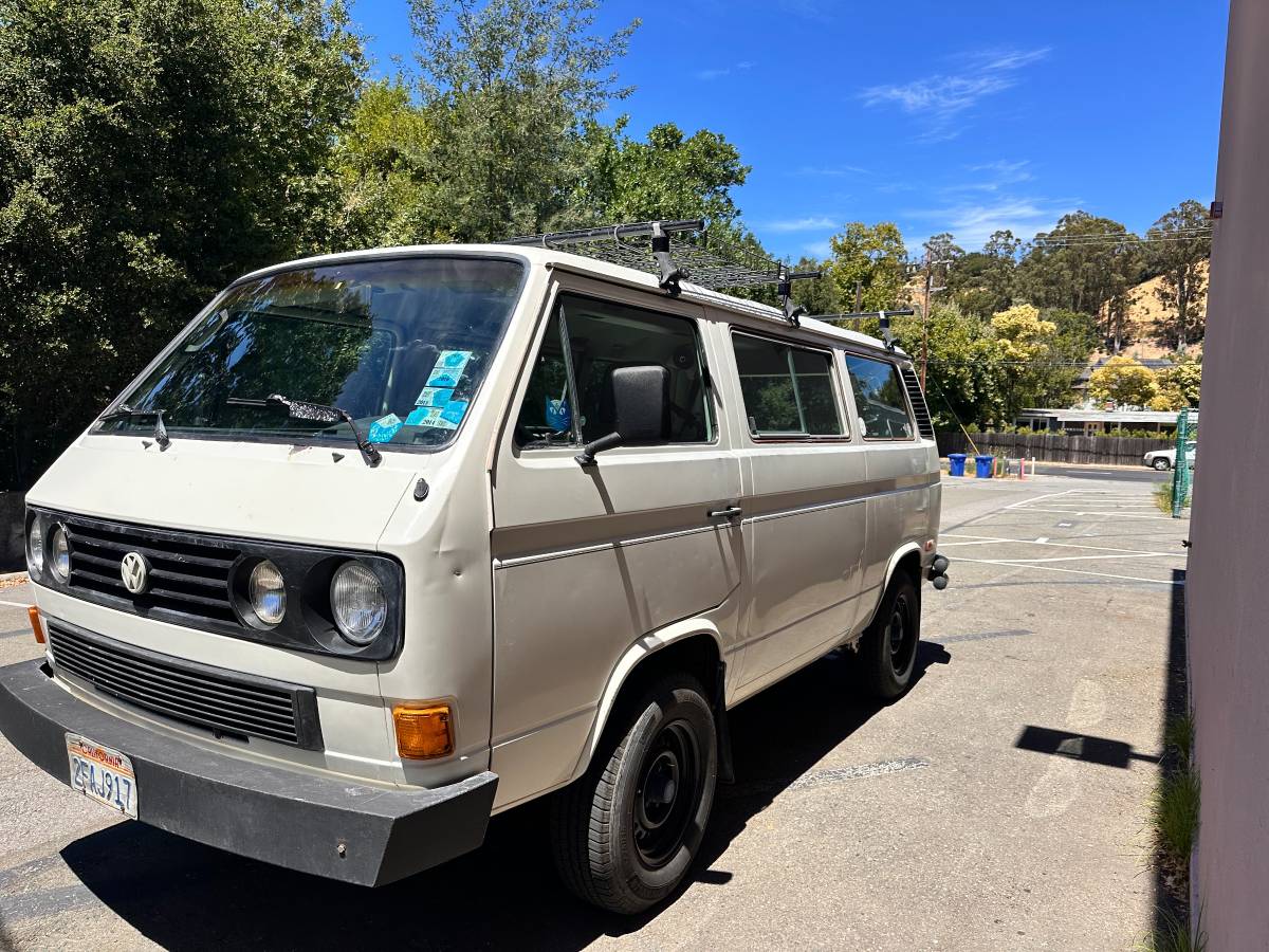 Volkwagon-vanagon-1986-white-4