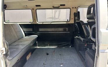 Volkwagon-vanagon-1986-white-5