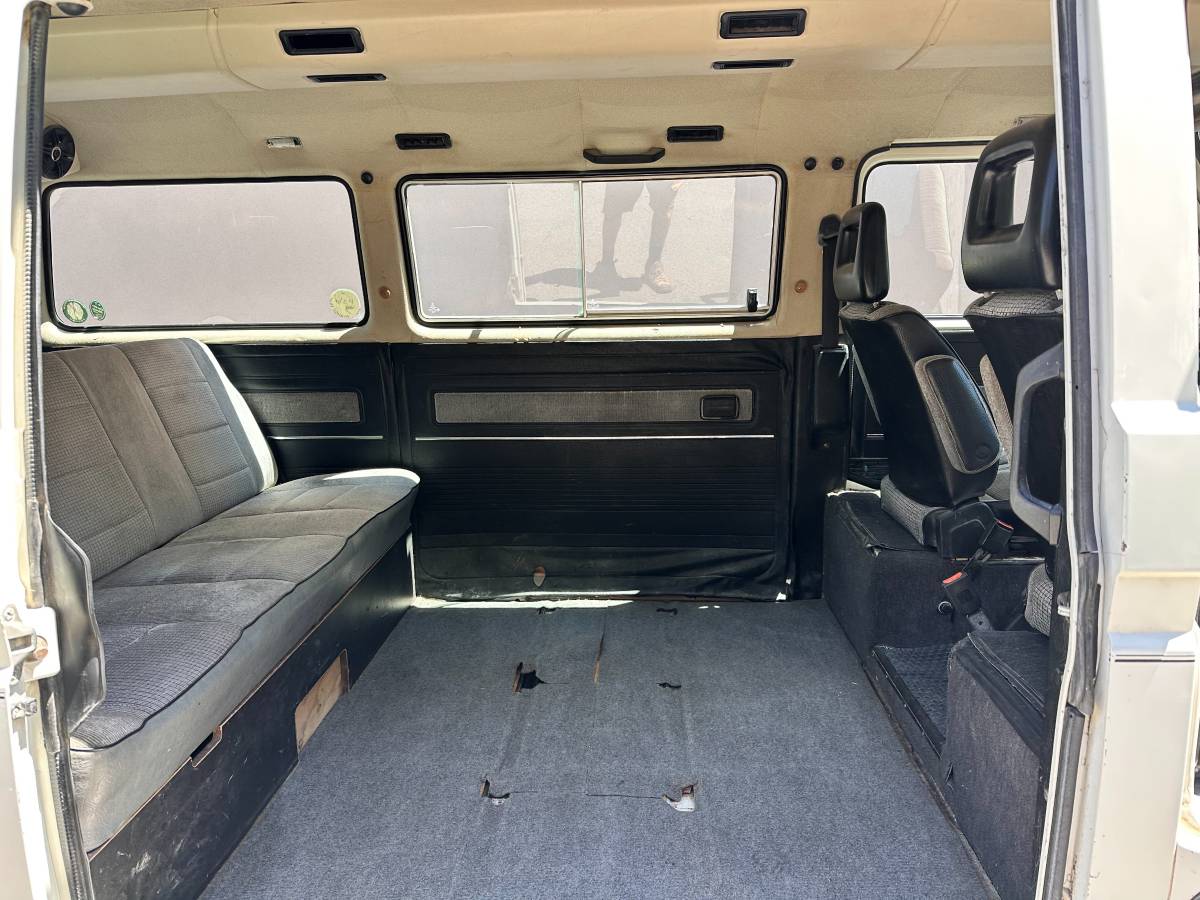 Volkwagon-vanagon-1986-white-5