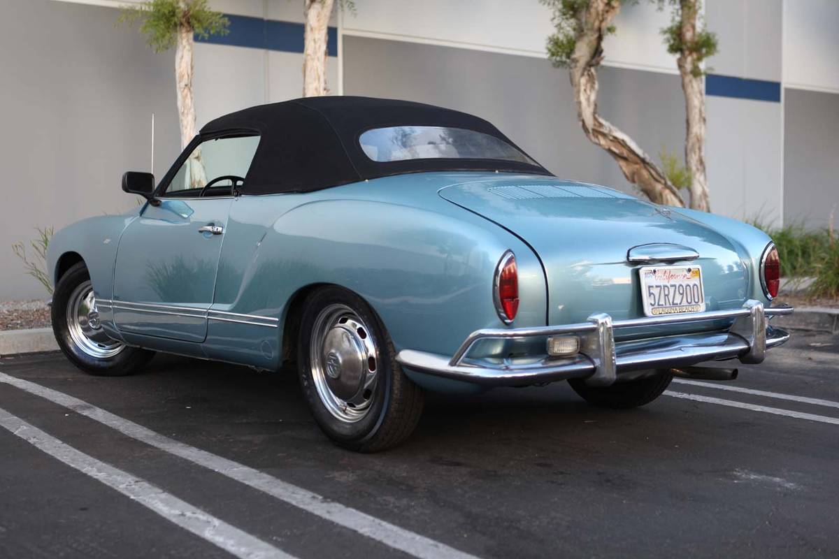 Volswagen-karmann-ghia-cab-1968-5
