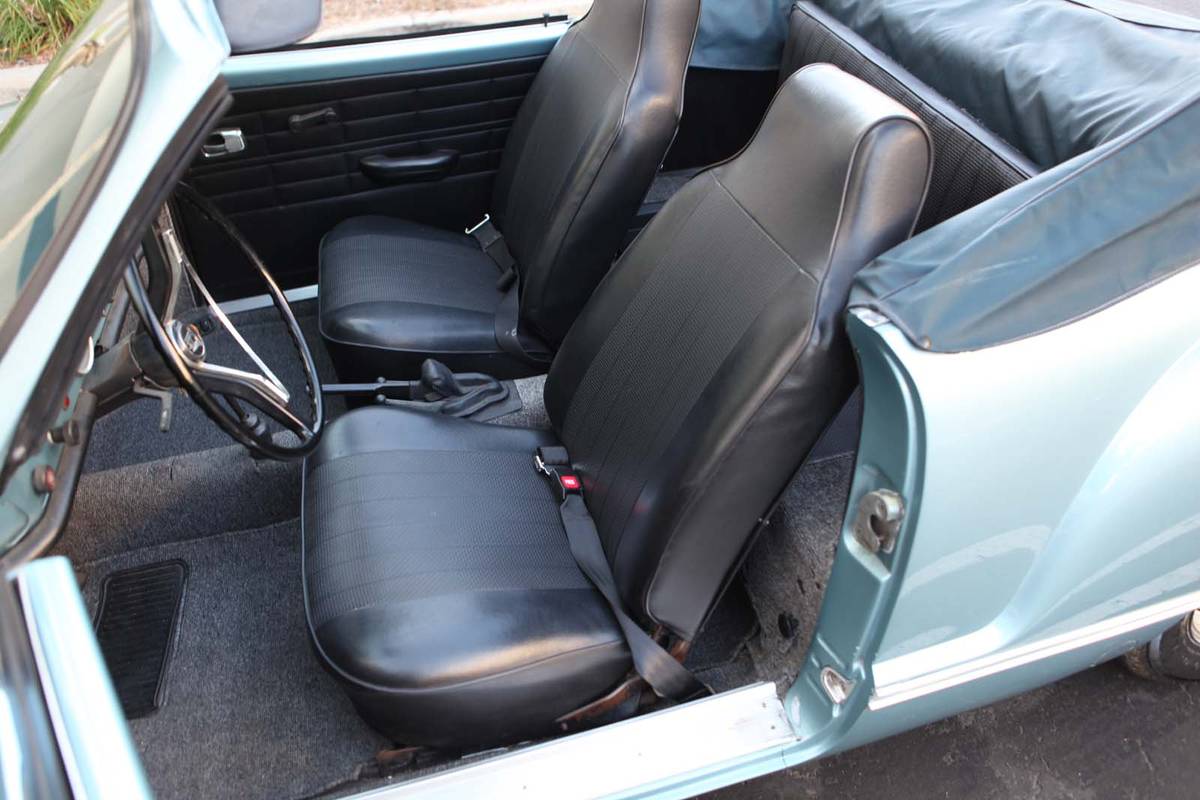 Volswagen-karmann-ghia-cab-1968-7