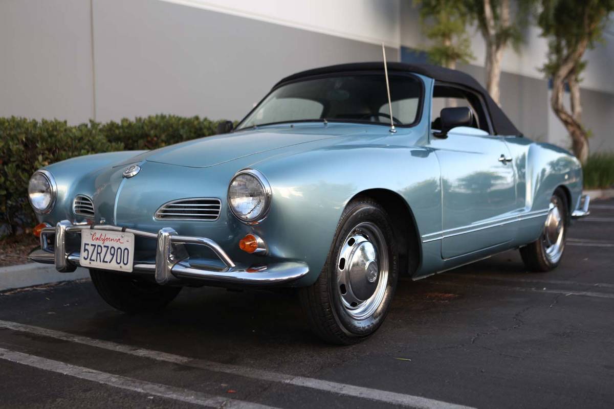 Volswagen-karmann-ghia-cab-1968